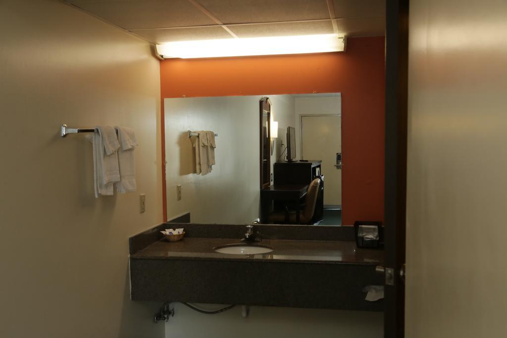 Theroff'S Motel Washington Exterior photo